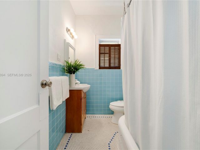 Home for sale at 311 Navarre Ave - photo 7531544