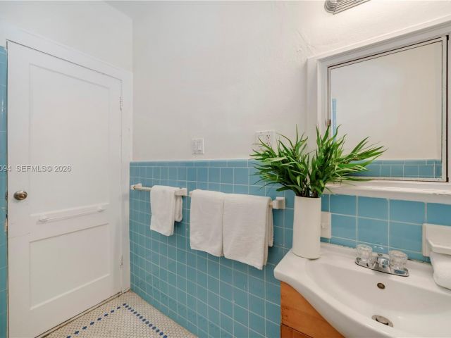 Home for sale at 311 Navarre Ave - photo 7531546