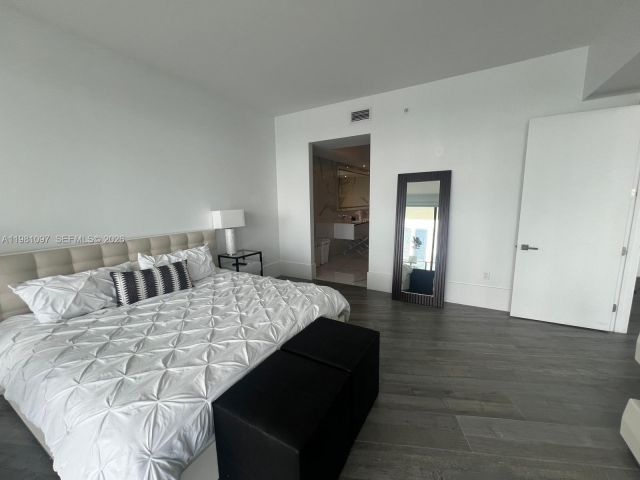 Apartment for rent  Unit #504 - photo 7523109