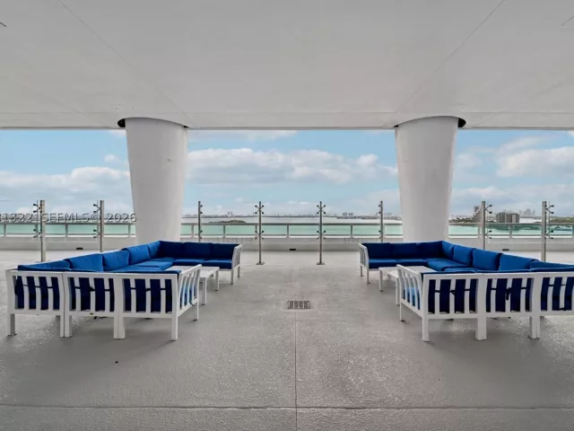 1-bedroom condo for sale in Miami - 1800 N Bayshore Dr 2811 - MondialRealty