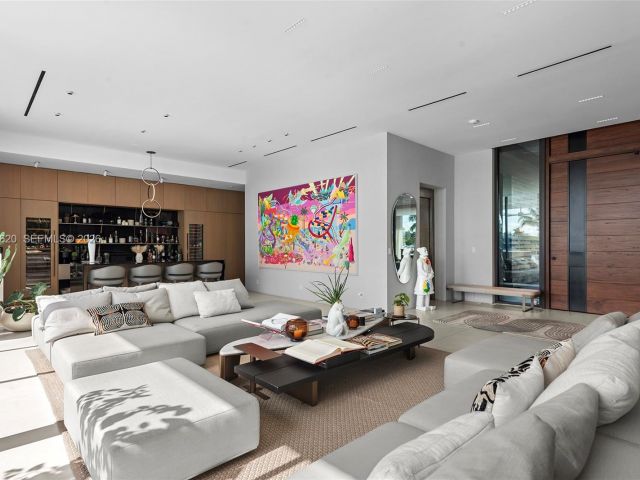 Home for rent at 310 S Hibiscus Dr - photo 7468556