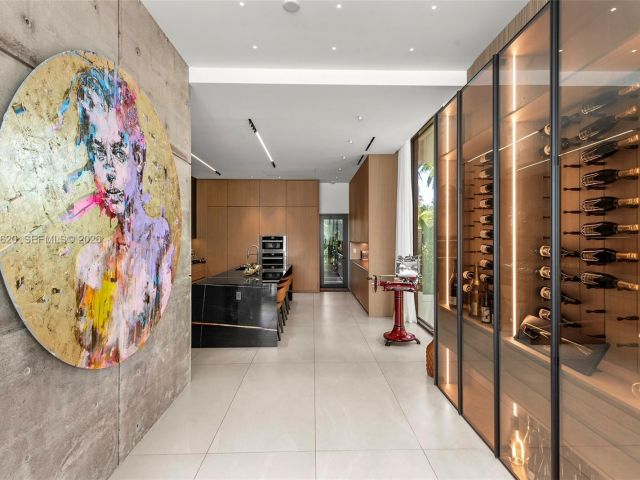 Home for rent at 310 S Hibiscus Dr - photo 7468563