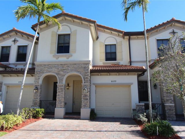 Home for rent at 8899 NW 98 AV 8899 - photo 7485246