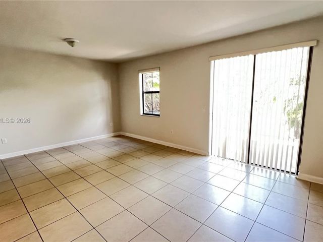 Home for rent at 8899 NW 98 AV 8899 - photo 7485253