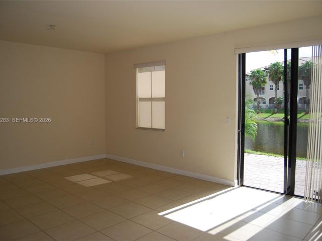 Home for rent at 8899 NW 98 AV 8899 - photo 7485254