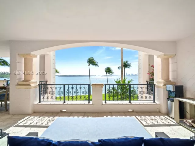 2-bedroom condo for sale in Fisher Island - 5222 Fisher Island Dr 5222 - MondialRealty