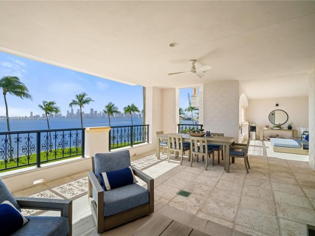 Apartment for sale  Unit #5222 - photo 7516814