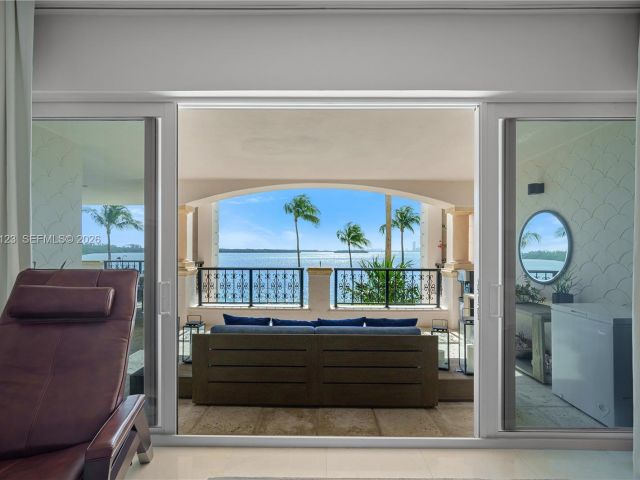 Apartment for sale  Unit #5222 - photo 7516815