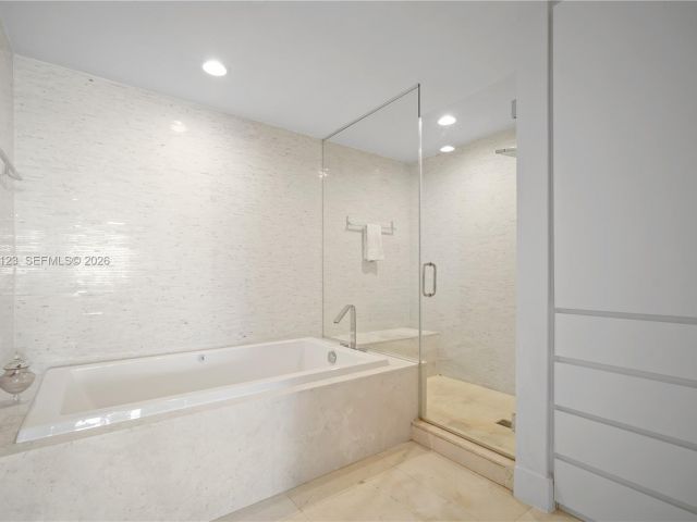 Apartment for sale  Unit #5222 - photo 7516827