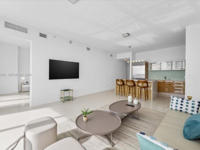 Apartment for rent  Unit #605 - photo 7494854