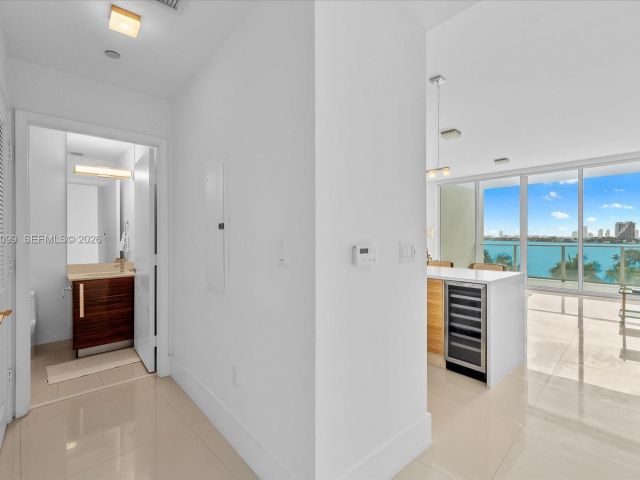 Apartment for rent  Unit #605 - photo 7494866