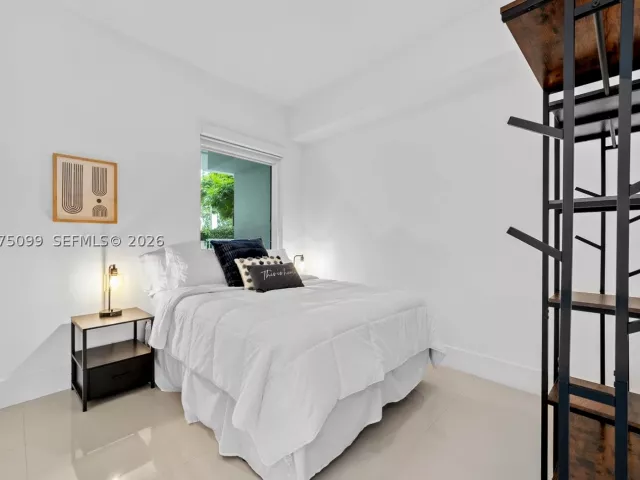 1-bedroom condo for rent in Miami - 2020 N Bayshore Dr 605 - MondialRealty