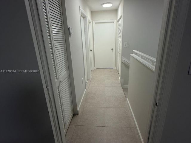 Home for rent at 11810 NE 19th Dr 7 - photo 7475455