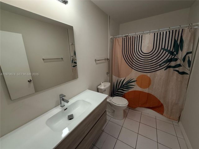 Home for rent at 11810 NE 19th Dr 7 - photo 7475461