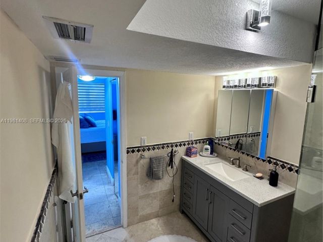 Apartment for rent  Unit #506 - photo 7502329