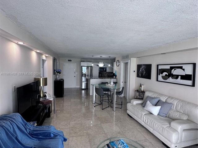 Apartment for rent  Unit #506 - photo 7502337