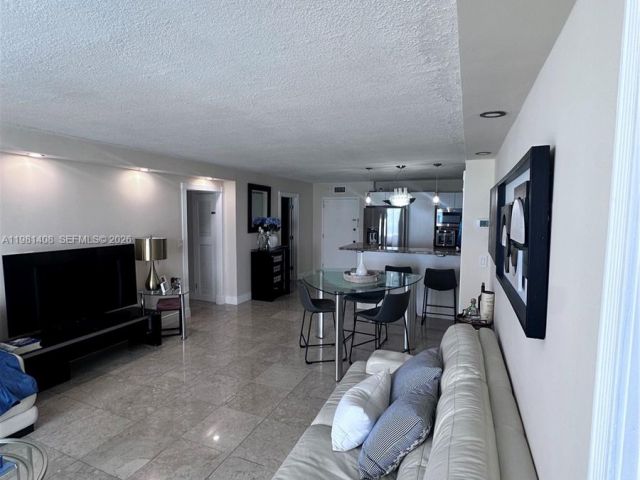 Apartment for rent  Unit #506 - photo 7502338