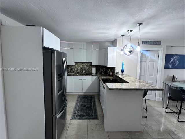 Apartment for rent  Unit #506 - photo 7502339