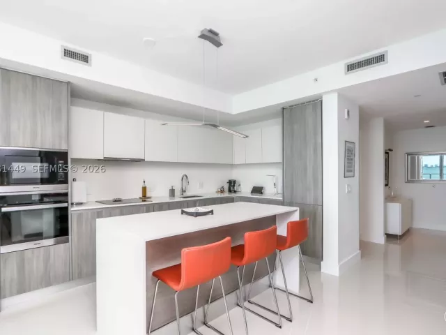 1-bedroom condo for sale in Miami - 2900 NE 7th Ave 404 - MondialRealty