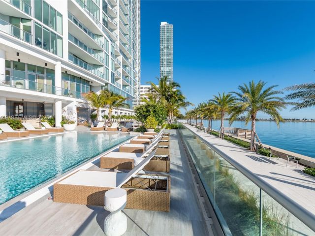 Apartment for sale  Unit #404 - photo 7491300