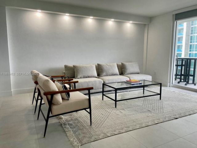 Apartment for rent  Unit #933 - photo 7507120