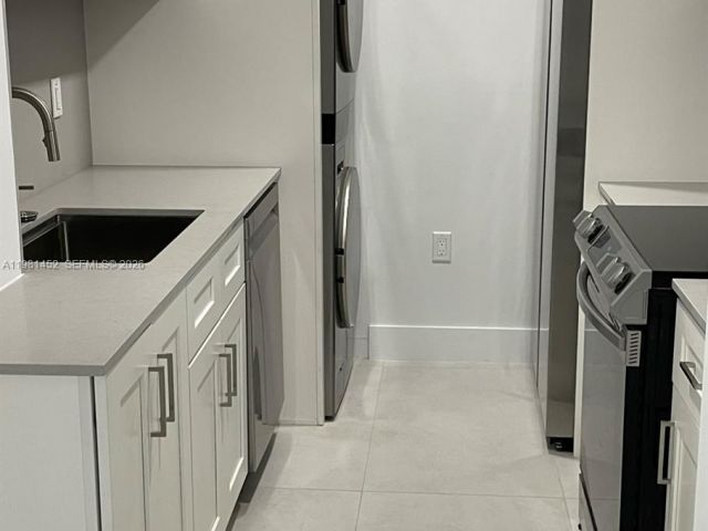 Apartment for rent  Unit #933 - photo 7507122