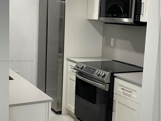 Apartment for rent  Unit #933 - photo 7507123