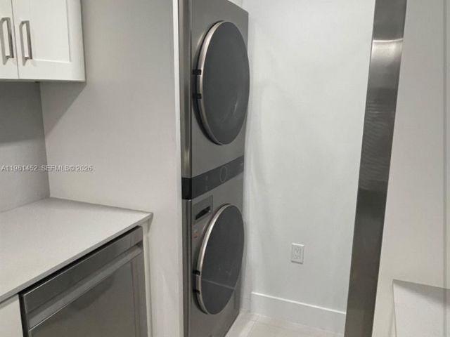 Apartment for rent  Unit #933 - photo 7507124