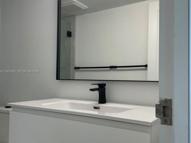 Apartment for rent  Unit #933 - photo 7507130