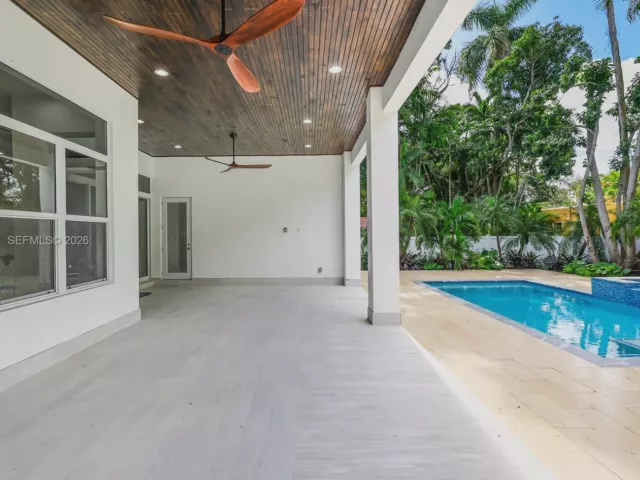 4-bedroom home for sale in Biscayne Park - 11780 NE 8th Ave - MondialRealty