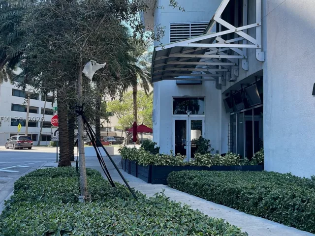 2-bedroom condo for sale in Miami - 1750 N Bayshore Dr 2814 - MondialRealty