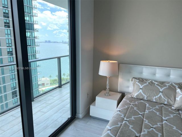 Apartment for rent  Unit #1606 - photo 7518953