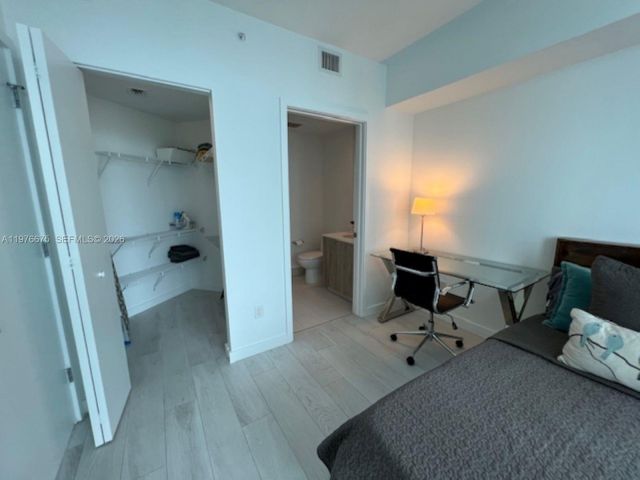 Apartment for rent  Unit #1606 - photo 7518959