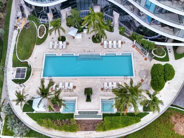 3-bedroom condo for rent in Sunny Isles Beach - 15701 Collins Ave 4802 - MondialRealty