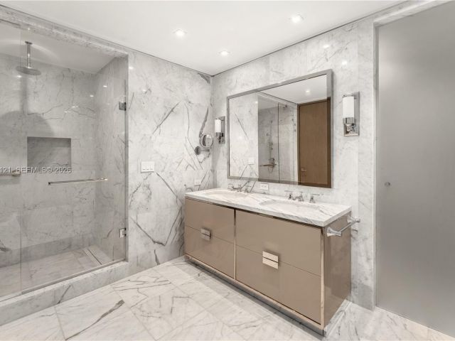 Apartment for rent  Unit #4802 - photo 7494576