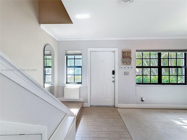 Home for rent at 2128 NE 9th Ave - photo 7451451