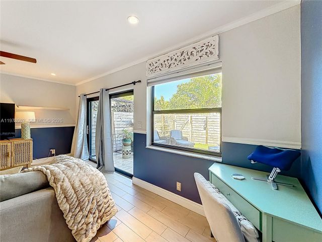 Home for rent at 2128 NE 9th Ave - photo 7451457