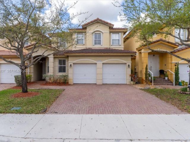 4-bedroom home for sale in Doral - 8730 NW 110th Ave - MondialRealty