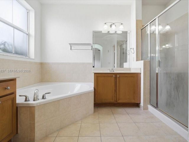 4-bedroom home for sale in Doral - 8730 NW 110th Ave - MondialRealty