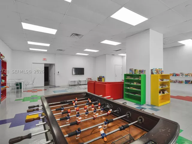 3-bedroom condo for sale in Sunny Isles Beach - 16485 Collins Ave 738 - MondialRealty