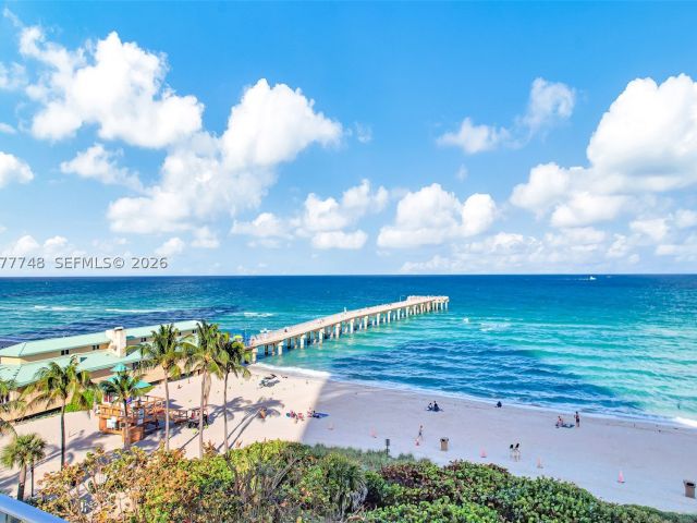 3-bedroom condo for sale in Sunny Isles Beach - 16485 Collins Ave 738 - MondialRealty