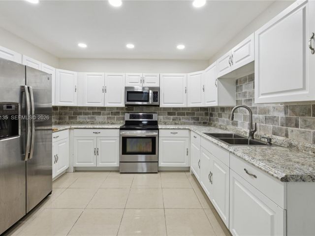 Home for rent at 15131 SW 58th St - photo 7466429