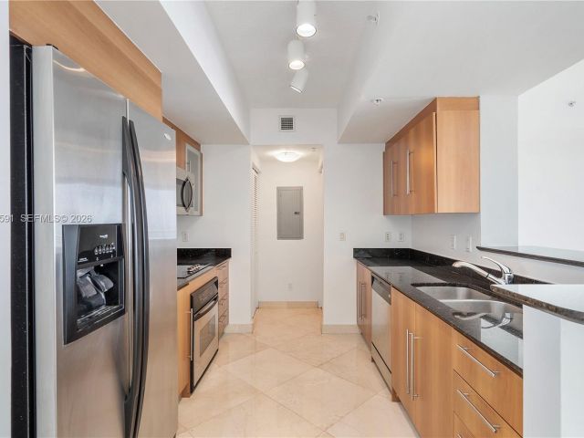 Apartment for sale  Unit #3721 - photo 7487175