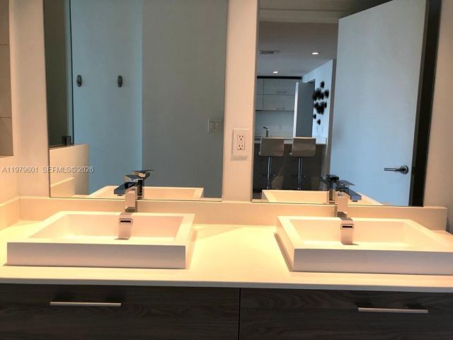 Apartment for sale  Unit #2704 - photo 7451795