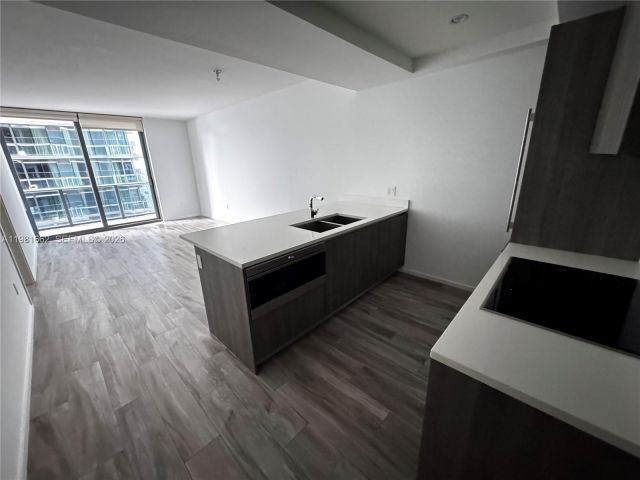 Apartment for rent  Unit #1906 - photo 7452565