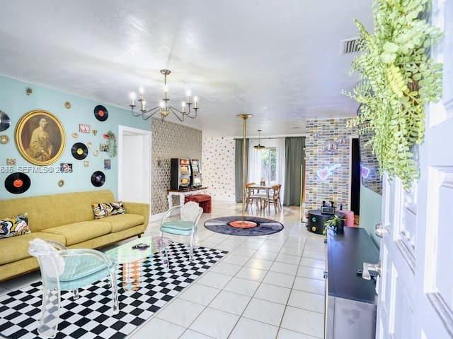 3-bedroom home for rent in Hollywood - 6443 Perry St 0 - MondialRealty