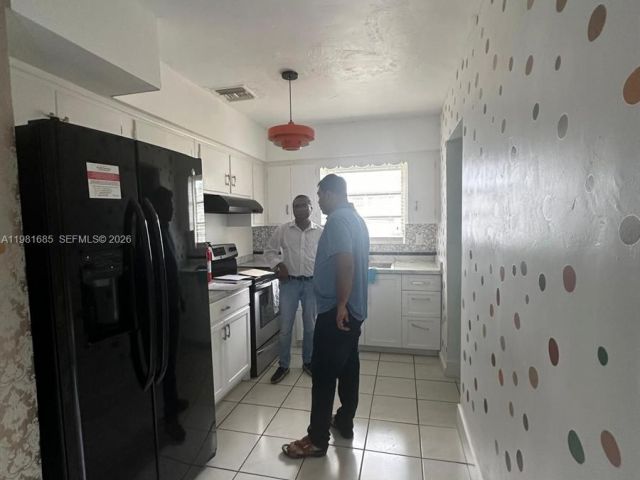 3-bedroom home for rent in Hollywood - 6443 Perry St 0 - MondialRealty