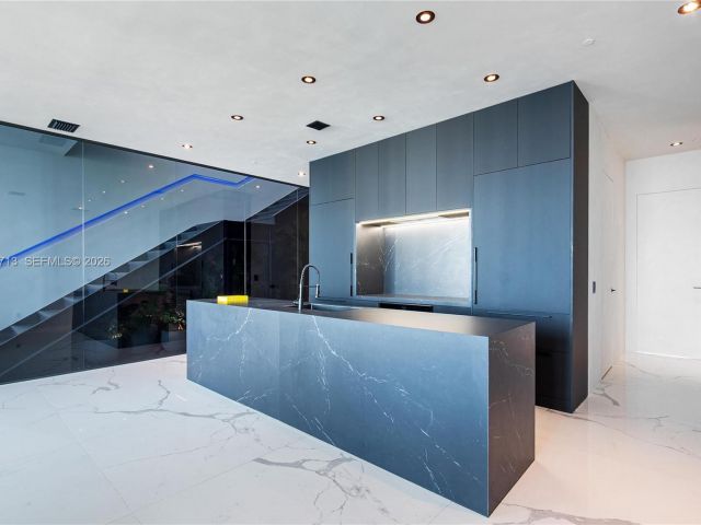 Apartment for rent  Unit #UPH5302 - photo 7494641