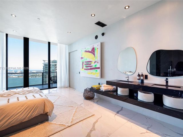 Apartment for rent  Unit #UPH5302 - photo 7494649