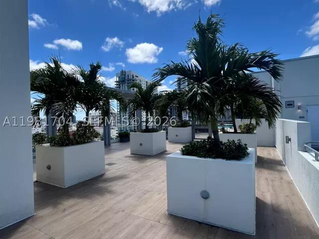 2-bedroom condo for sale in Miami - 321 NE 26th St 717 - MondialRealty